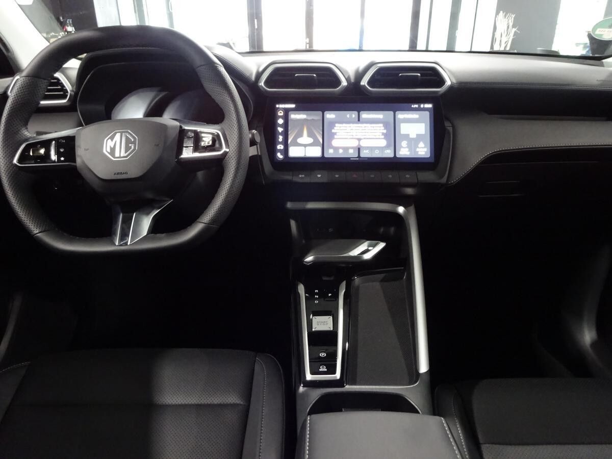 MG ZS Hybrid + Luxury Automatik MY 2025 Black Month