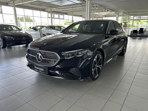 Mercedes-Benz E 220 d 4 Matic+Panodach+AHK+Winter-Paket+DIGITAL LIGHT+360°-Kamera+DISTRONIC +FahrassistenPLUS
