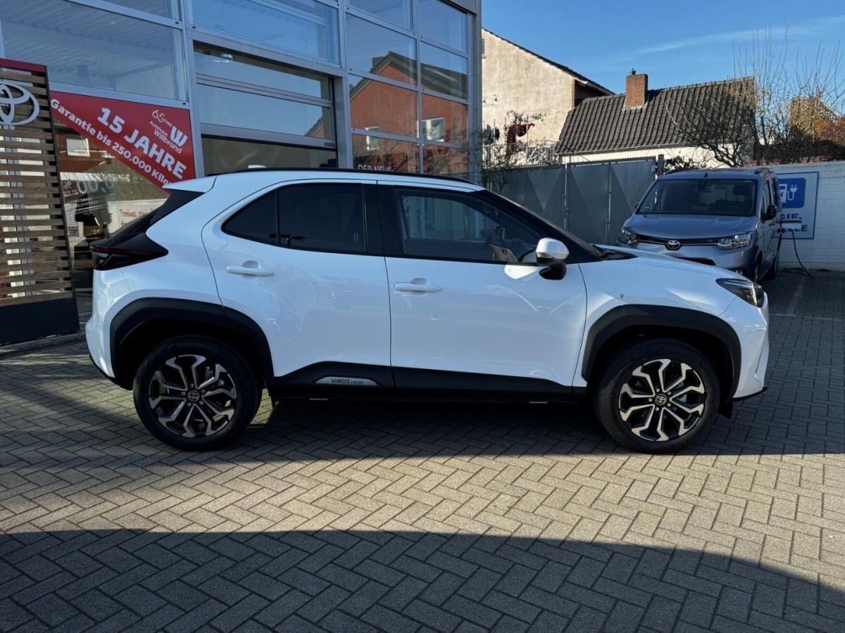 Toyota Yaris Cross Hybrid Teampl.*SHZG*NAVI*RFK* Navi Digitales Cockpit LED ACC Apple