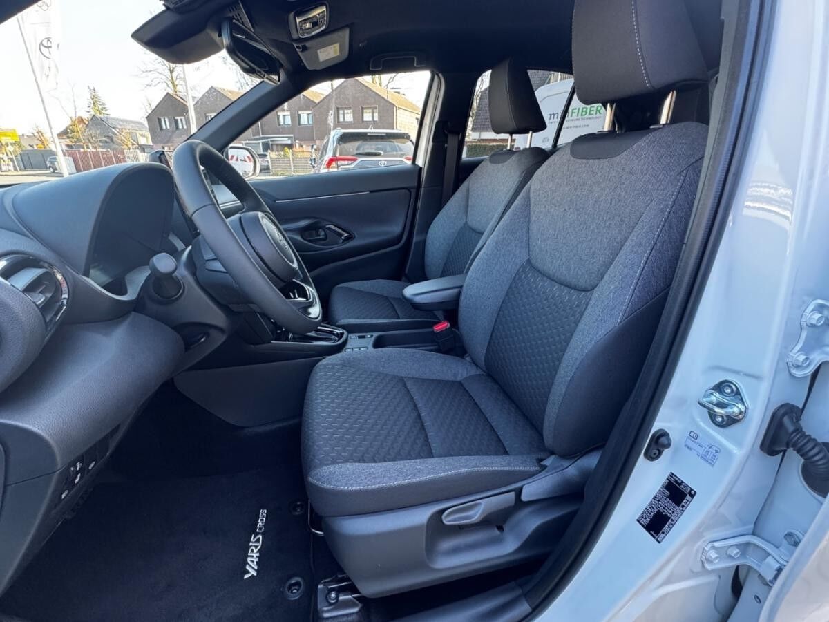Toyota Yaris Cross Hybrid Teampl.*SHZG*NAVI*RFK* Navi Digitales Cockpit LED ACC Apple