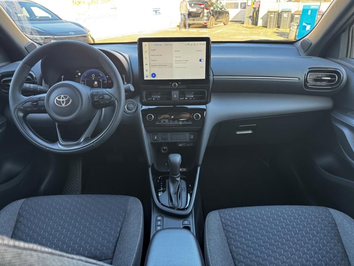 Toyota Yaris Cross Hybrid Teampl.*SHZG*NAVI*RFK* Navi Digitales Cockpit LED ACC Apple