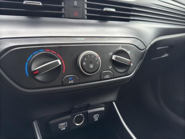 Hyundai Bayon 6-MT 2WD Select-LAGERFAHRZEUG-SOFORT VEFÜGBAR