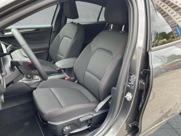 Ford Focus Focus ST-Line / 125 PS / LED / RFK / HEZ / sofort Verfügbar