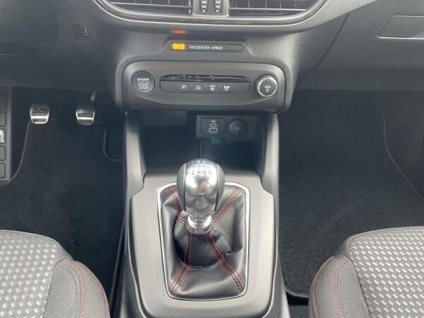Ford Focus Focus ST-Line / 125 PS / LED / RFK / HEZ / sofort Verfügbar