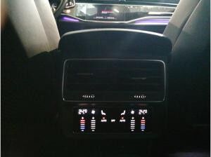 Audi RS Q8 23 .DYNAMIK+.CABRBON.SPORTABGAS.HEAD-UP.PANO.AHK.S-SPORT+.V-MAX305