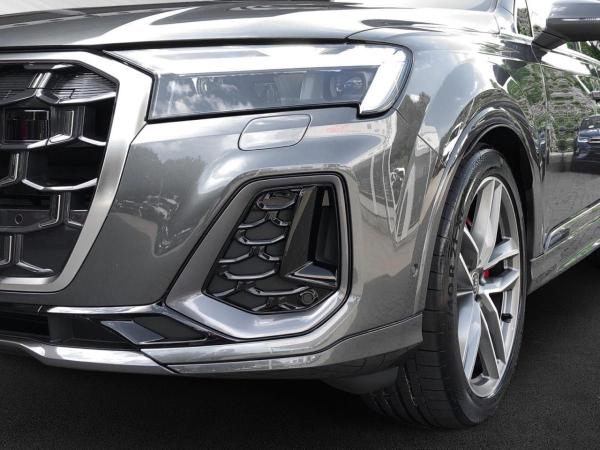 Audi Q7 45 TDI quattro S-LINE+MATRIX+AHK+3.SITZREIHE Audi Q7 45 TDI quattro S-LINE+MATRIX+AHK+3.SITZREIHE