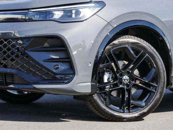 Volkswagen Tiguan R-Line 1,5 l eTSI Pano Standh. Harman Kardon