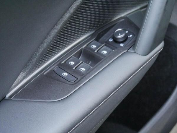 Volkswagen Tiguan R-Line 1,5 l eTSI Pano Standh. Harman Kardon
