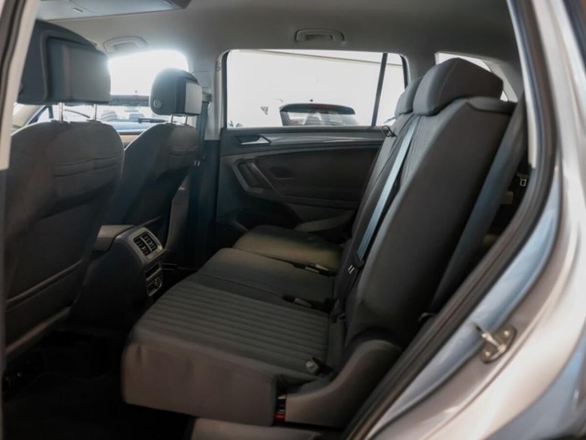 Volkswagen Tiguan Allspace 1,5 TSI DSG Life AHK ACC 7-Sitzer LED NaviMedia 18Zoll