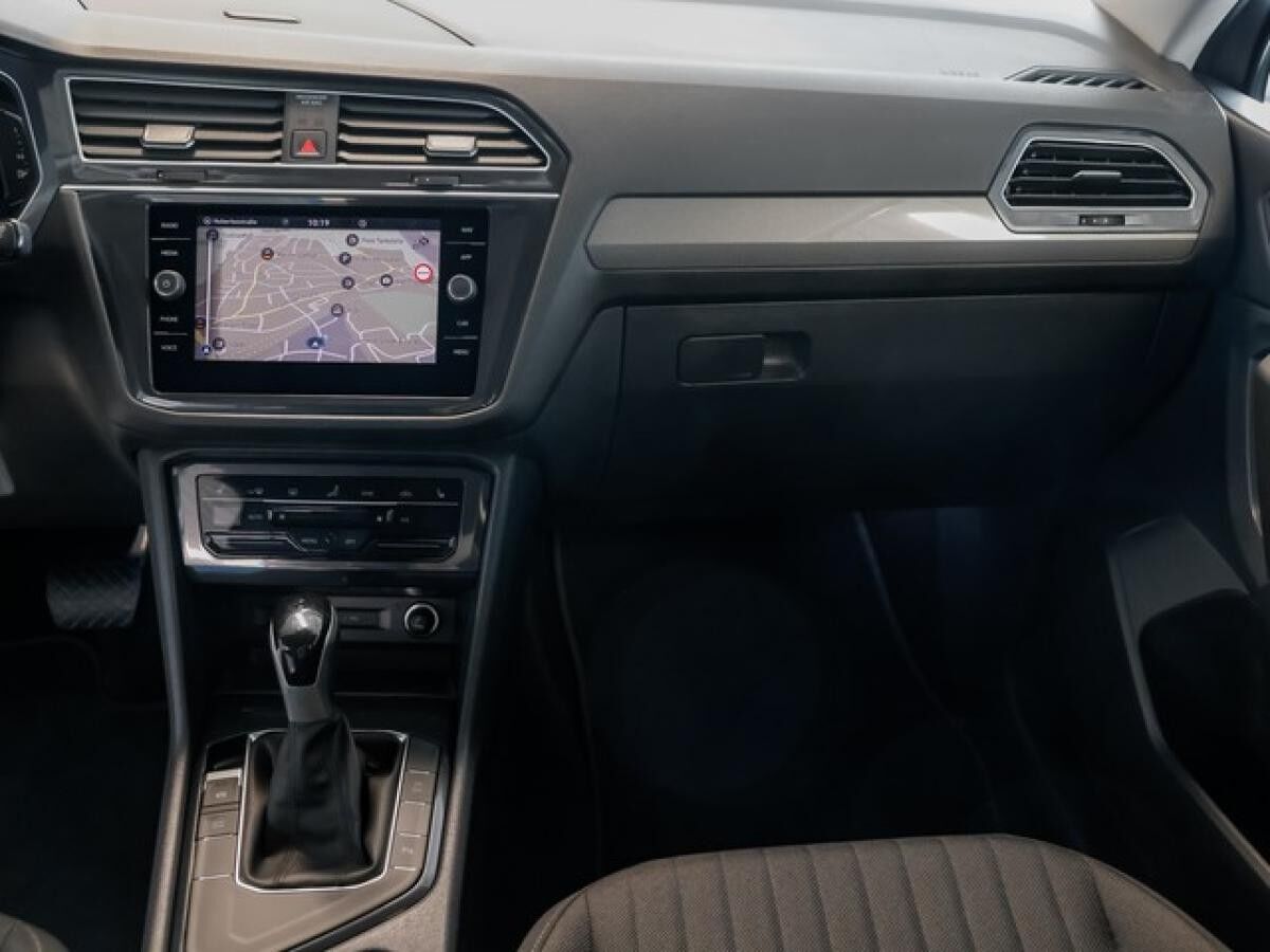 Volkswagen Tiguan Allspace 1,5 TSI DSG Life AHK ACC 7-Sitzer LED NaviMedia 18Zoll