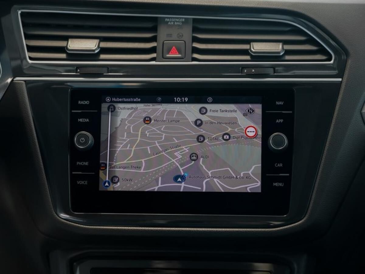 Volkswagen Tiguan Allspace 1,5 TSI DSG Life AHK ACC 7-Sitzer LED NaviMedia 18Zoll