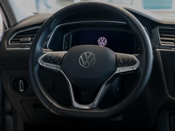 Volkswagen Tiguan Allspace 1,5 TSI DSG Life AHK ACC 7-Sitzer LED NaviMedia 18Zoll