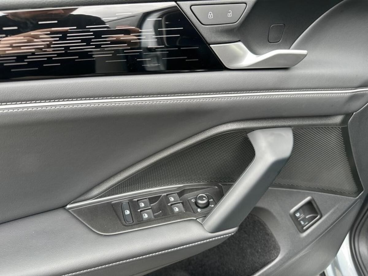 Volkswagen Tiguan 1.5TSI eHybrid Elegance AHK+GJR+NAV+ACC