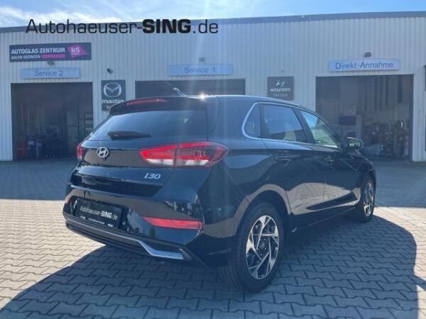Hyundai i30 LED Kamera Digitales Cockpit PDCv+h NAV