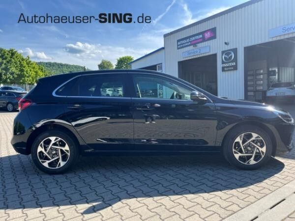 Hyundai i30 LED Kamera Digitales Cockpit PDCv+h NAV