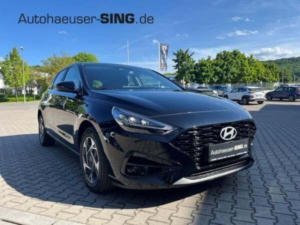Hyundai i30 LED Kamera Digitales Cockpit PDCv+h NAV