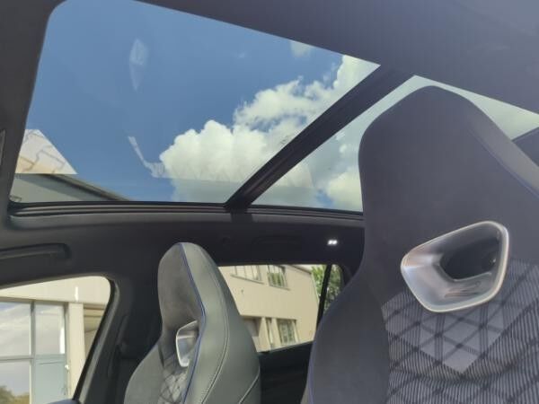 Volkswagen Passat R-Line 4Motion 2.0 TDI DSG AHK,AreaView,Matrix