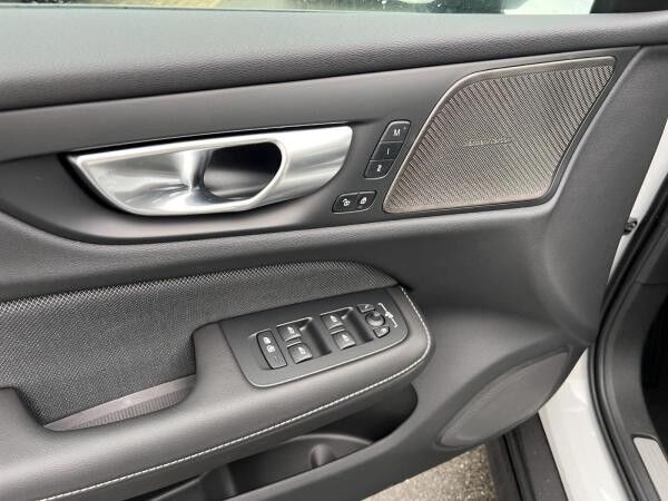 Volvo V60 Cross Country Plus 2024 B5 Benzin AWD