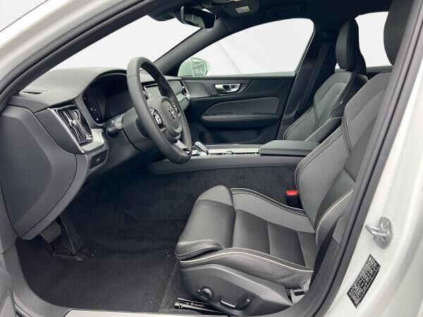 Volvo V60 Cross Country Plus 2024 B5 Benzin AWD