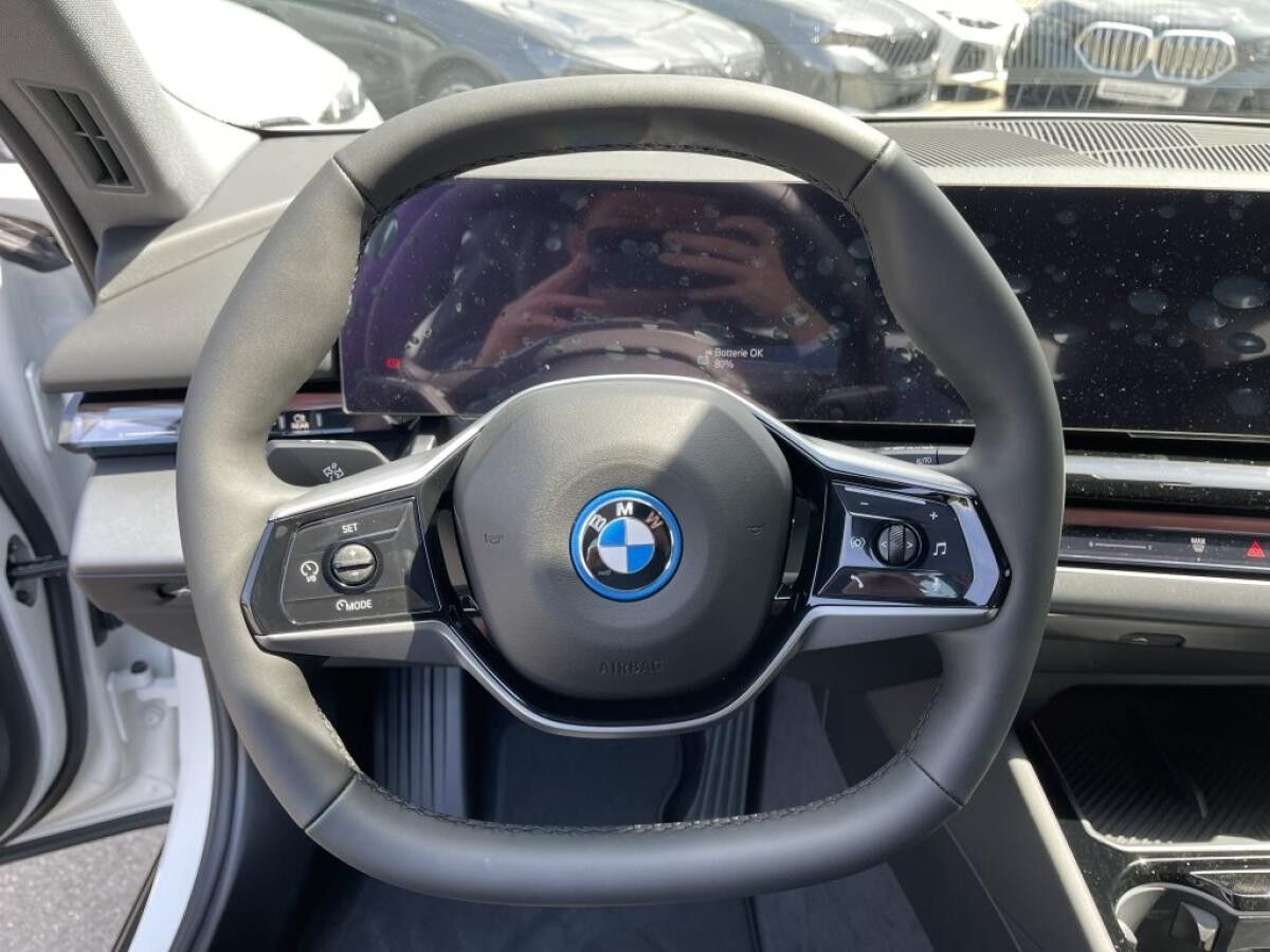 BMW i5 eDrive40 Touring || 19Z adapt.LED H&K Sitzh.