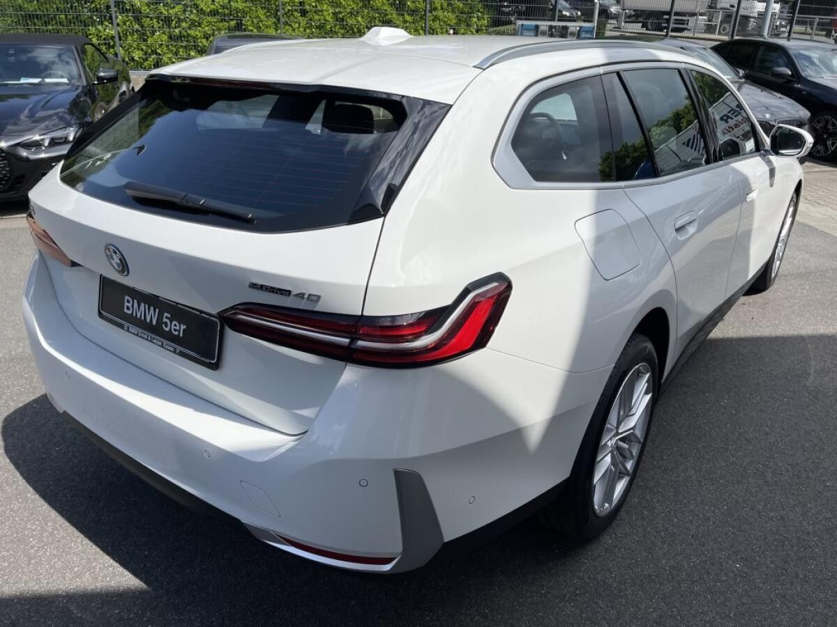 BMW i5 eDrive40 Touring || 19Z adapt.LED H&K Sitzh.