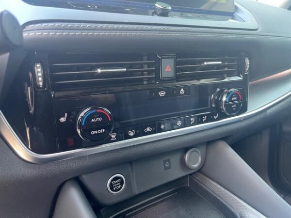 Nissan Qashqai 1.3DIG-T 158PS Xtronic N-Connecta / Winterpaket / PGD