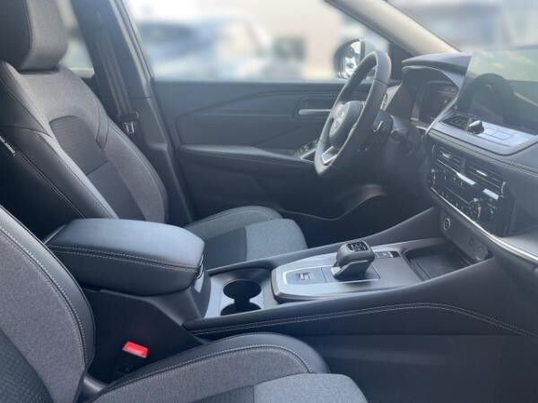 Nissan Qashqai 1.3DIG-T 158PS Xtronic N-Connecta / Winterpaket / PGD