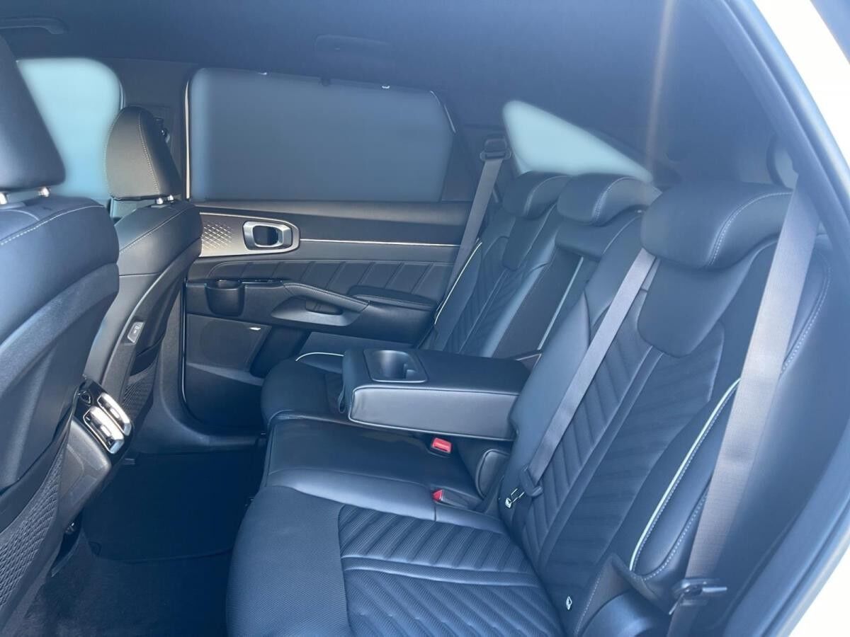 Kia Sorento 1.6T PHEV AWD Platinum LED Leder Head-Up Kia Sorento 1.6T PHEV AWD Platinum LED Leder Head-Up