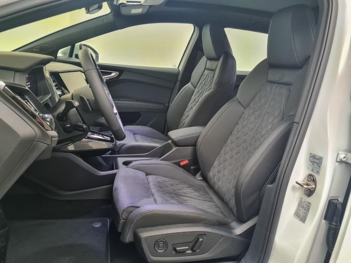 Audi Q4 e-tron Q4 55 e-tron quattro S line Pano WPumpe HUD ACC