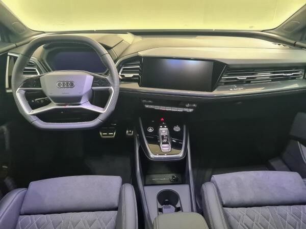 Audi Q4 e-tron Q4 55 e-tron quattro S line Pano WPumpe HUD ACC