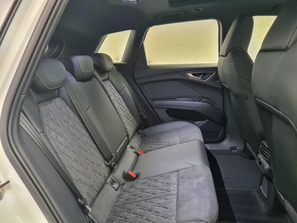 Audi Q4 e-tron Q4 55 e-tron quattro S line Pano WPumpe HUD ACC