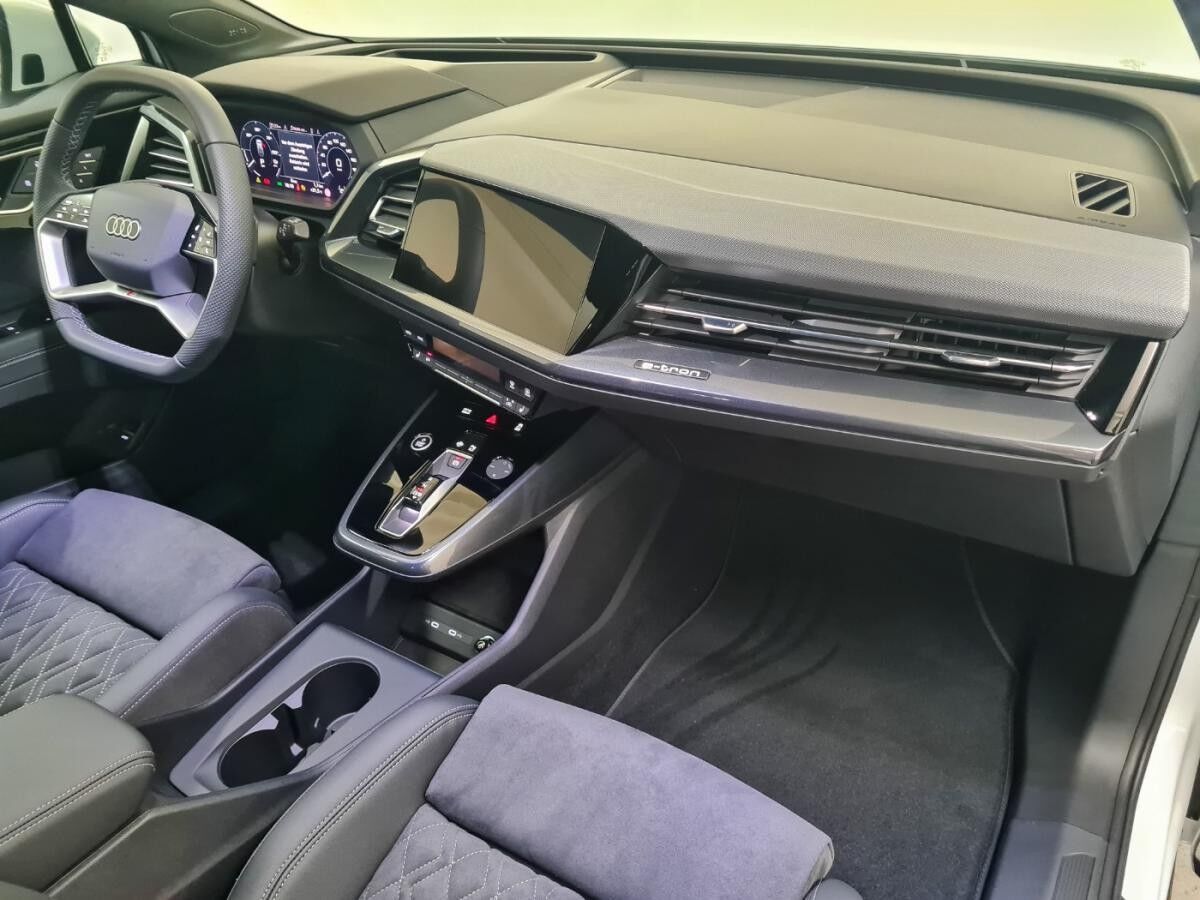 Audi Q4 e-tron Q4 55 e-tron quattro S line Pano WPumpe HUD ACC