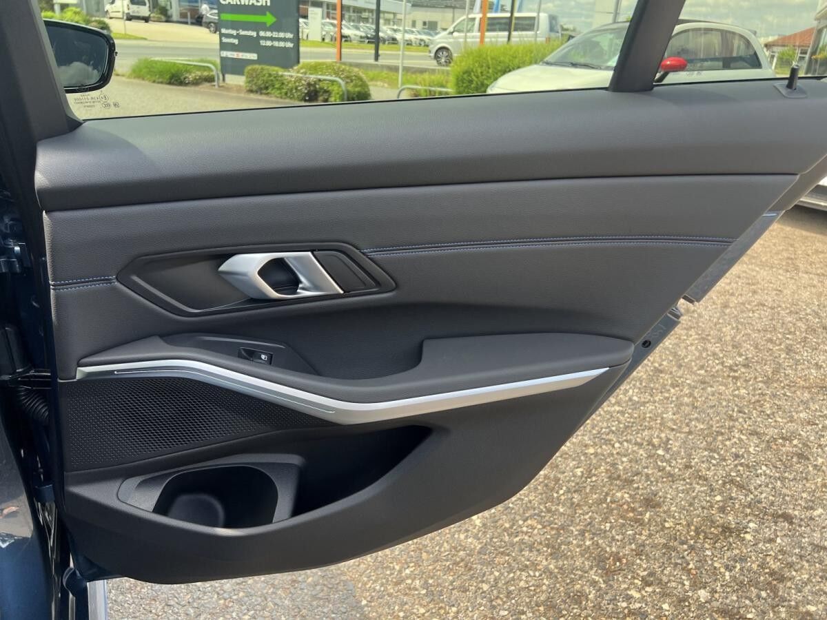 BMW 330 e M Sport +++UPE: *73080,99,--+++