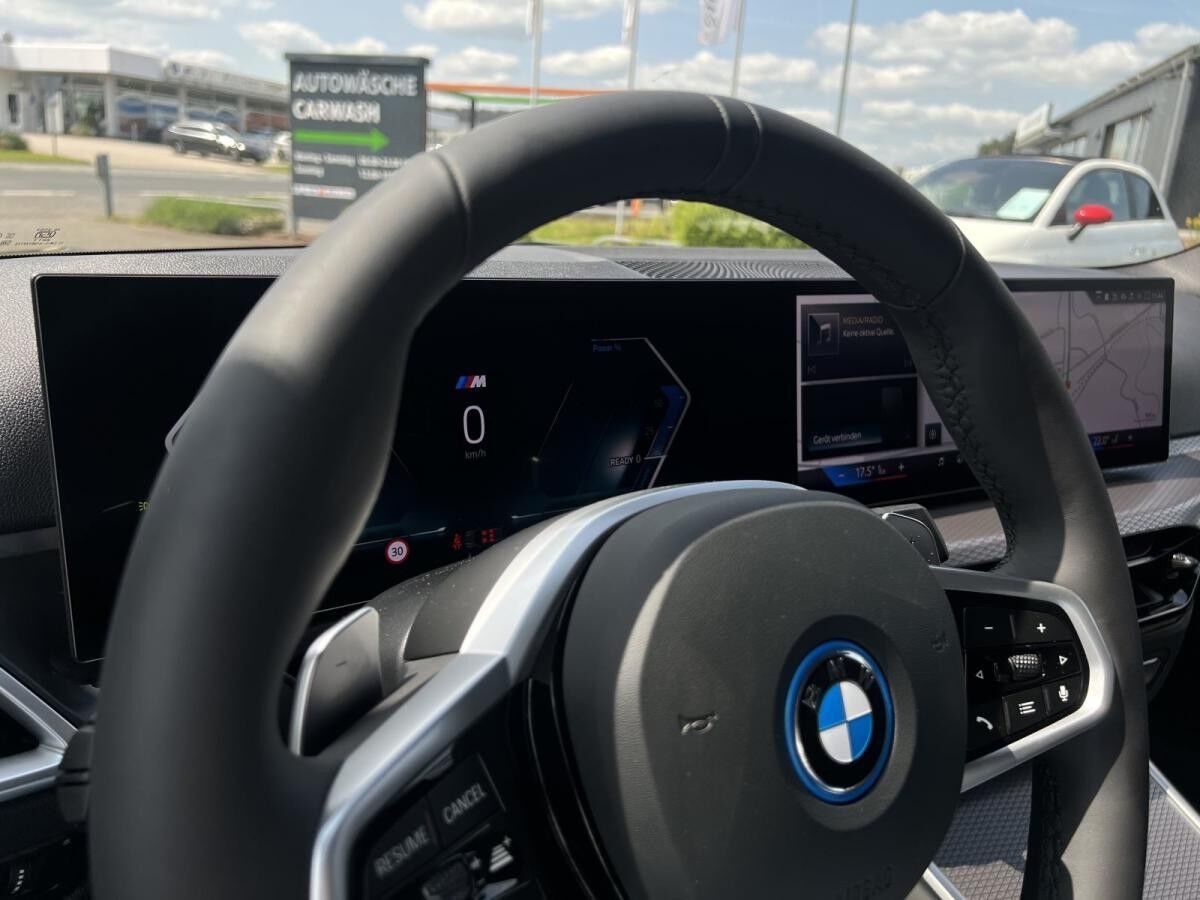 BMW 330 e M Sport +++UPE: *73080,99,--+++