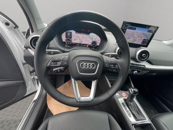 Audi Q2 35 TDI LED Navi Kamera Leder CarPlay
