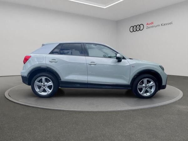Audi Q2 30 TFSI S line LED PDC AHK CarPlay