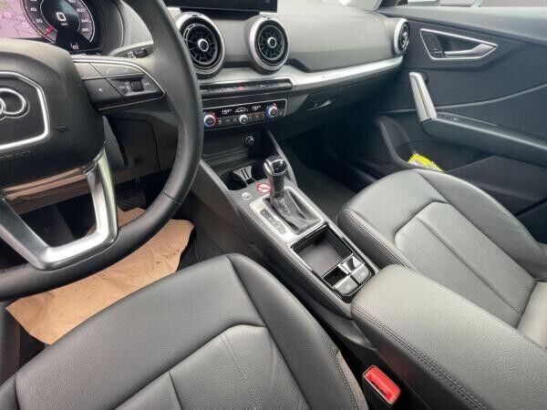 Audi Q2 35 TDI LED Navi Kamera Leder CarPlay