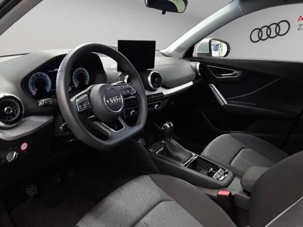 Audi Q2 30 TFSI S line LED PDC AHK CarPlay