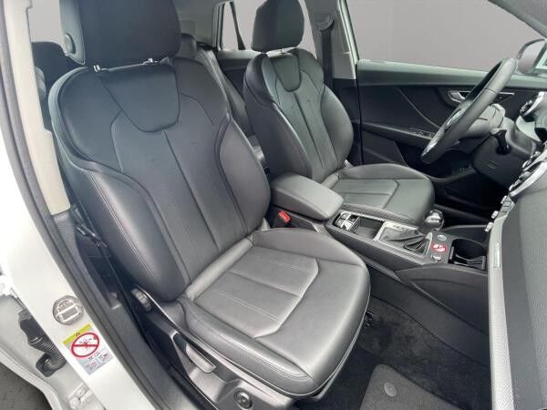 Audi Q2 35 TDI LED Navi Kamera Leder CarPlay