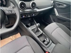 Audi Q2 30 TFSI S line LED PDC AHK CarPlay