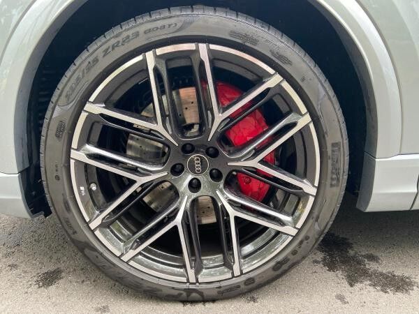 Audi RS Q8 SUV HuD*LASERlicht*RS-AGA*Pano*StHz*AHK*23