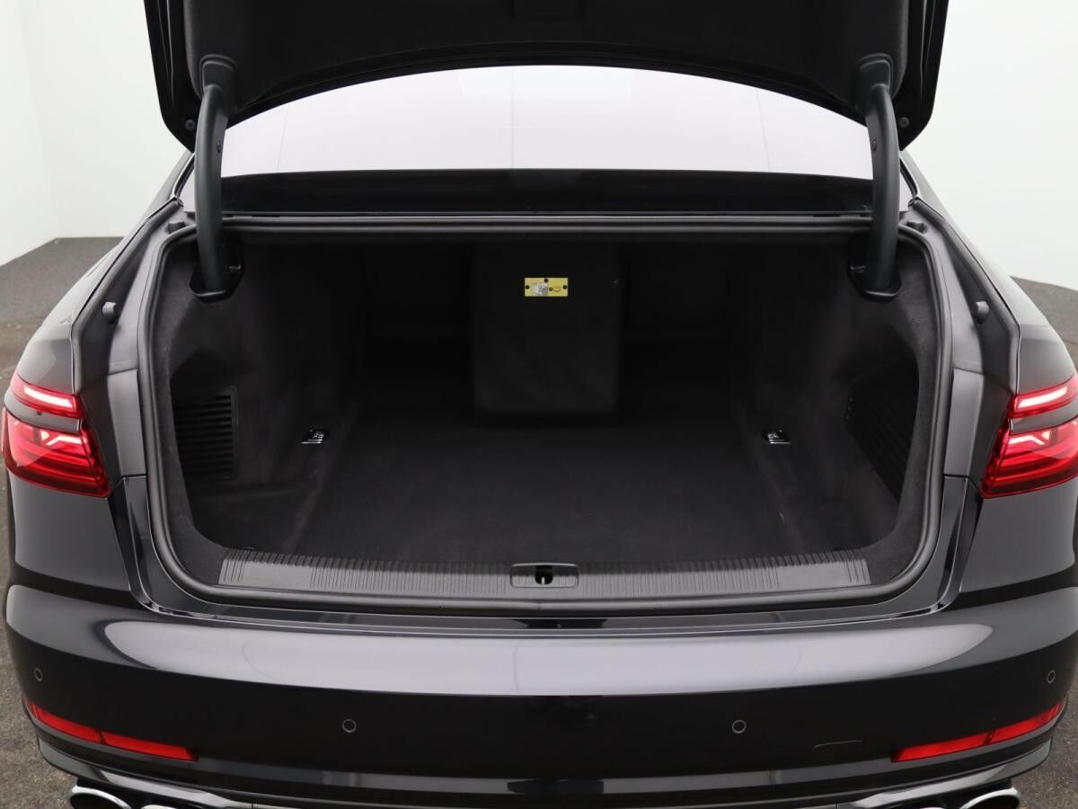 Audi S8 TFSI quattro / Pano, Matrix, 360°, B&O, OLED