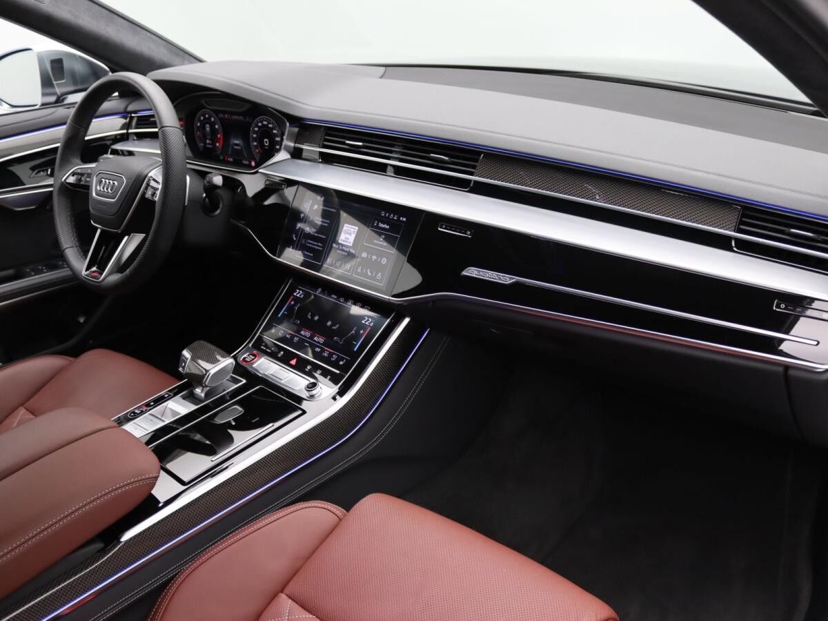 Audi S8 TFSI quattro / Pano, Matrix, 360°, B&O, OLED