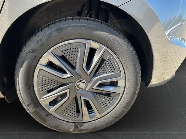 Skoda Fabia Skoda Fabia 1.0 Tour*GEWERBE*SOFORT* incl.2xPDC l Bi-LED l CAM l SHZ l Tel l KESSY*