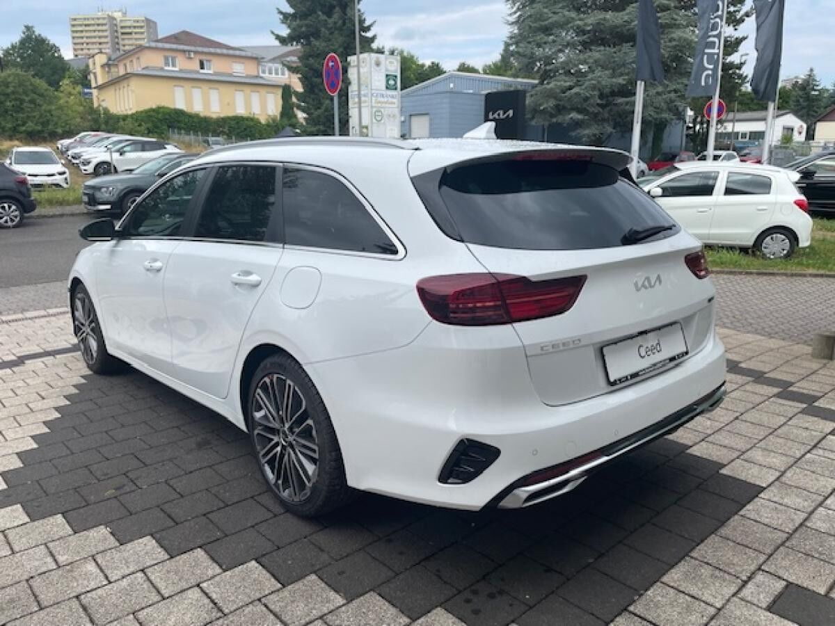 Kia Ceed SW 1.5T DCT7 GTL Technik Leder Glasdach