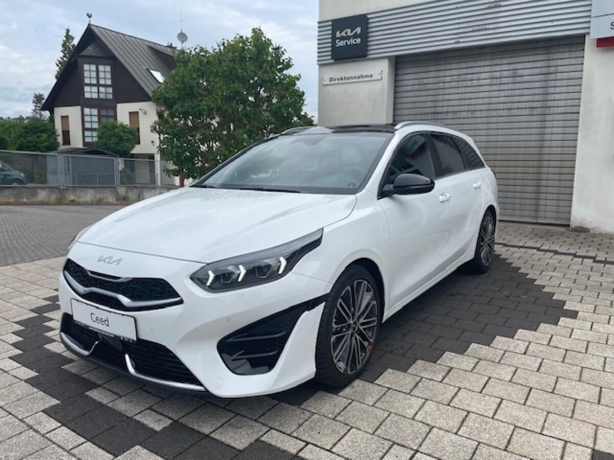 Kia Ceed SW 1.5T DCT7 GTL Technik Leder Glasdach
