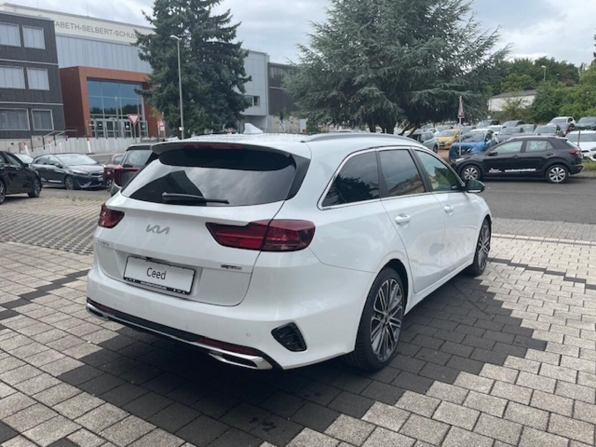 Kia Ceed SW 1.5T DCT7 GTL Technik Leder Glasdach