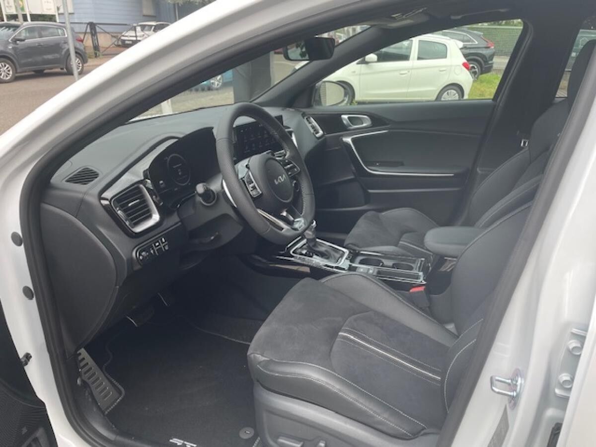 Kia Ceed SW 1.5T DCT7 GTL Technik Leder Glasdach