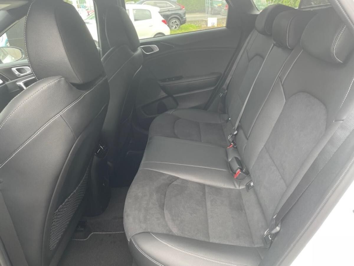 Kia Ceed SW 1.5T DCT7 GTL Technik Leder Glasdach