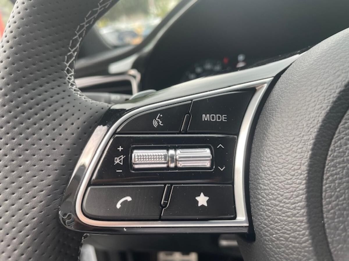 Kia Ceed SW 1.5T DCT7 GTL Technik Leder Glasdach